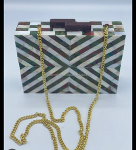 Pochette de soirée de luxe artisanale en résine et bois incrusté, légère, pour la Saint-Valentin, artisanat en bois - Product Image 2