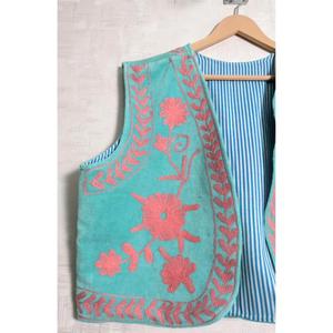 Chaleco de Terciopelo Suzani para Mujer, Hecho a Mano, Bordado, Estilo Boho, Chaleco Étnico con Diseño Floral, Chaqueta de Estilo Vintage - Product Image 6