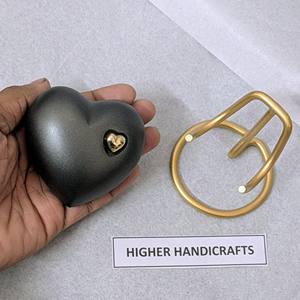 Urna Funeraria Decorativa Moderna de Latón con Forma de Corazón Pequeño y Base para Cenizas Humanas y de Mascotas, Venta al Por Mayor - Product Image 4