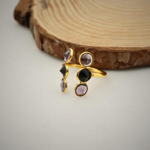 Anillo Geométrico de Amatista y Ónix |   Joyería Minimalista Chapada en Oro de 18K - Regalo para Ella para Uso Diario - Product Image 5