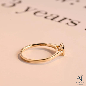 แหวนหมั้นและแต่งงานสำหรับผู้หญิงจาก AARVA JEWELS ทองคำขาวชุบโรเดียม ประดับเพชรโมอิสซาไนต์ทรง Asscher Cut ตัวเรือนแบบ Bezel Setting รับรองโดย IGI ของขวัญสุดคลาสสิก - Product Image 2
