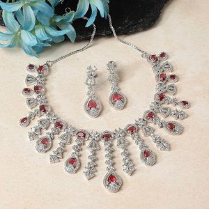 Ensemble collier et boucles d'oreilles en alliage plaqué argent, zircon, coupe poire, design goutte d'eau, style classique pour femmes, mariage - Product Image 1