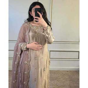 Conjunto Dupatta inferior superior para mujer de diseñador con bordado - Product Image 3