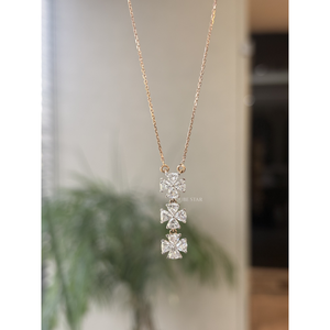 Colgante de Diamante Cultivado en Laboratorio de 1.80 Ct con Corte Trillón, Diseño Floral, Oro de 14K, Joyería de Lujo para Mujer, Boda, Fiesta, Collar Personalizable - Product Image 5