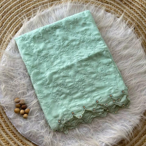 คอลเลกชันผ้าส่าหรีใหม่สุดพิเศษ ผ้าไหมอินเดียสำหรับงานแต่งงาน พร้อมงานปักมือและเสื้อส่าหรีเย็บสำเร็จ ราคาประหยัดสำหรับผู้หญิง - Product Image 1