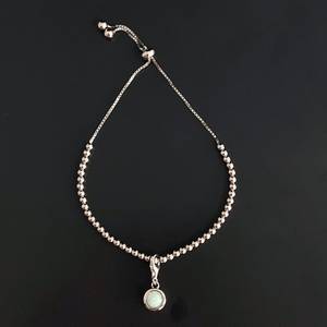 Pulsera con dijes de piedra de nacimiento de ópalo en plata de ley, regalo para mujer, piedra de nacimiento de octubre - Product Image 1