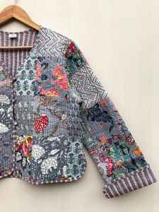 Chaqueta Acolchada de Algodón Hecha a Mano con Estampado Floral Reversible, Chaqueta Corta con Bolsillos Delanteros para Otoño - Product Image 3