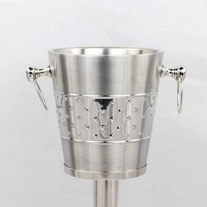 Seau à glace de luxe en métal avec support sur pied haut, seau à vin et champagne haut de gamme avec poignées pour mariages et bars d'hôtels - Product Image 2
