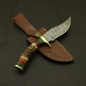 Cuchillo de caza y uso general de hoja fija de acero de Damasco con punta de clip, mango de asta de ciervo, funda de cuero, espiga completa, 3 años de garantía, OEM - Product Image 1
