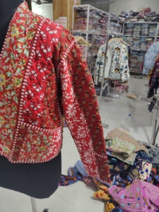 Cardigan ouvert pour femme à imprimé floral, style bohème, manches longues, vêtement d'extérieur décontracté, tissu polyester rouge, poche plaquée, CADEAU - Product Image 3