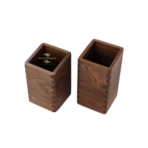 Soporte para palillos de madera hecho a mano, elaborado con madera maciza natural para uso en la cocina. - Product Image 5