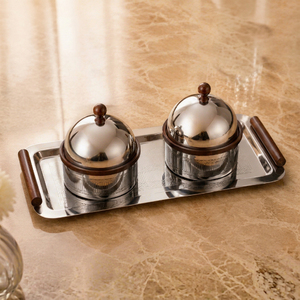 Plateau de service rectangulaire en métal argenté avec couvercles, motif incrusté d'or, design moderne et luxueux, idéal pour les réceptions - Product Image 4