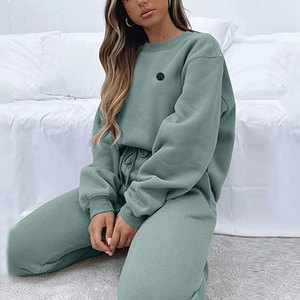 Ensemble de survêtement pour femme style classique, coupe décontractée, deux pièces, pour un confort quotidien, les week-ends et les voyages - Product Image 3