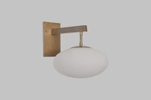 Applique murale moderne en laiton avec abat-jour rond en verre opale, décoration minimaliste pour salon intérieur - Product Image 4