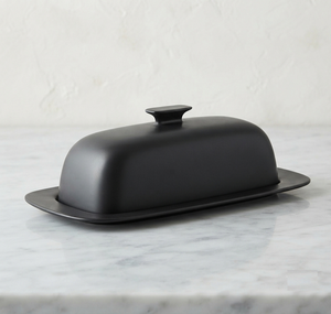 Beurrier en aluminium noir mat avec couvercle, revêtement poudré, design contemporain durable, pour les fêtes, vaisselle - Product Image 1