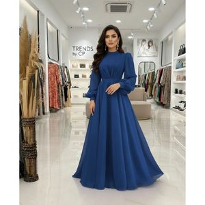 Elegante Traje Formal Anarkali de Tres Piezas en Mezcla de Seda/Satén |   Salwar Kameez Cosido con Bordado para Fiestas y Celebraciones del Eid - Product Image 5