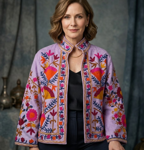 Chaqueta Corta de Invierno Bordada con Terciopelo Suzani, Abrigo Transpirable para Fiestas para Mujer - Product Image 1