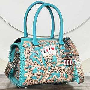 Neuestes Design: Spielkarten- & 777-Mittelgroße Reisetaschen aus handgefertigtem Echtleder mit Blumenmuster – Umhängetaschen für Sport, Reisen und Gepäck - Product Image 4