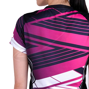 Camiseta Personalizada con Estampado Geométrico Rosa, Negro y Blanco, Cuello en V, Manga Corta, Corte Ajustado, Tejido de Punto de Secado Rápido, Estilo Deportivo, Primavera - Product Image 3