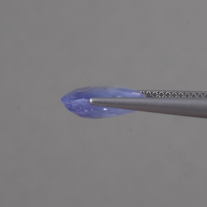 Saphir bleu naturel de qualité AAA en vrac, 4,12 carats, taille ovale 11,5x9MM, poli à la main, phosphorescent, certifié IGI - Product Image 2