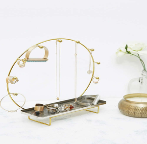 Ensemble organisateur de bijoux moderne en métal doré avec support double arche et plateau en treillis, avec bases de plateau, disponible à prix de gros. - Product Image 3