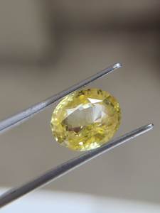 Zafiro amarillo natural de forma ovalada sin calentar ni tratar 6.60 ct - Product Image 2