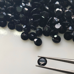 พลอยออนิกซ์สีดำธรรมชาติ ขนาด 5 มม. ทรงกลม คุณภาพดีที่สุด พลอยเม็ดเดี่ยวสำหรับทำเครื่องประดับ ขนาดปรับแต่งได้ จากร้านเรดเมาท์เทน เจมส์ - Product Image 1