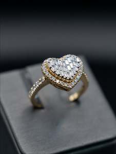 Nouvelle conception, bague de fiançailles et d'anniversaire en argent sterling 925 rhodié avec moissanite en forme de cœur de 2 carats, bijoux fins personnalisés pour unisexe - Product Image 4