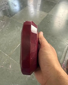 พลอยทับทิมรูปไข่ขนาดใหญ่สีแดงเข้ม ขัดเงาแบบคาโบชอง สำหรับทำเครื่องประดับ ตกแต่ง และบำบัดรักษา - Product Image 4