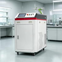 Machine de nettoyage laser portative CW haute puissance 3000W pour l'élimination profonde de la rouille, le décapage de revêtements et le nettoyage de grandes surfaces métalliques