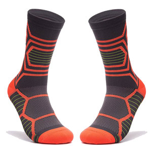 Chaussettes de sport pour hommes, respirantes, à compression, pour le basketball, le cyclisme, la gym, personnalisées OEM, de qualité supérieure, épaisses, super élastiques, chaussettes tube personnalisées - Product Image 1