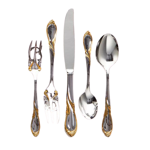 Ensemble de couverts en métal de style classique avec fourchette, couteau et cuillère, adapté aux mariages, aux événements, aux hôtels et aux repas haut de gamme - Product Image 2