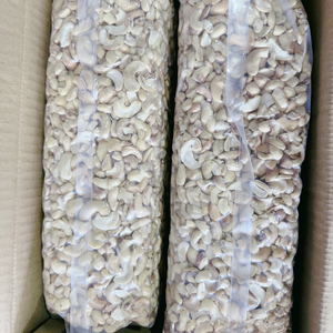 Factory Direct Split Cashews SANTIGO Kaju Badam Broken Cashew <b>Nuts</b> <b>Kernels</b> Short Leadtime - Product Image 5