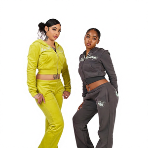 Ensemble de sweat-shirts pour femmes avec intérieur brossé chaud, pantalon décontracté et construction de qualité supérieure pour vêtements streetwear - Product Image 4