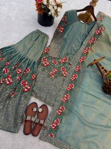Conjunto indio-pakistaní verde con bordado floral, blusa, pantalón y dupatta de red, salwar kameez para mujer, ideal para bodas y fiestas. - Product Image 5