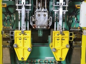 Máquina de moldeo por extrusión y soplado TS 2.5L para la fabricación de botellas de HDPE en la industria del embalaje químico. - Product Image 3