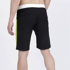 Shorts de sport vintage pour homme en coton 100% noir et vert lime, décontractés, pour la gym, l'entraînement et la course à pied - Product Image 4