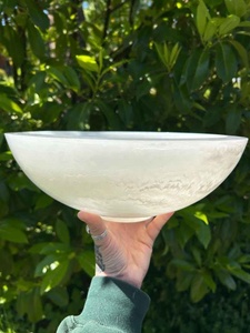 Bol à salade jetable en résine sculptée classique, compatible lave-vaisselle et écologique, empilable pour les fêtes - Product Image 5