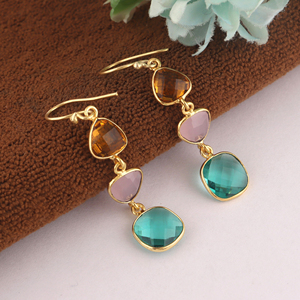 Pendientes colgantes de calcedonia multicolor al por mayor con tres piedras, corte a cuadros, engaste de bisel, gancho, chapados en oro de 18k, joyería para mujer - Product Image 4