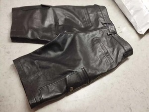 Pantalones Cortos de Cuero Premium para Hombre, Diseño Sólido de Alta Gama, Ajuste Cómodo, Ropa Casual de Calle, Moda de Verano, Resistentes al Viento - Product Image 2