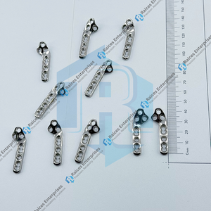 Placas de Bloqueo TPLO de Alta Calidad de 2.7mm, Tamaño Pequeño, Juego de 2 Piezas, Precontorneadas, Estilo Voi 316L para Cirugía Veterinaria en Gatos y Perros - Product Image 5