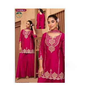 Traje Sharara de Seda Rosa Intenso con Bordado Dorado Intrincado y Dupatta con Dobladillo Festoneado para Eventos de Boda - Product Image 2