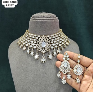 Conjunto de Joyería Chapada en Oro Antiguo para Fiesta: Collar Gargantilla con Piedra Corte Pera, Pendientes y Mangtika para Mujer - Proveedor - Product Image 6