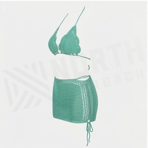 Ensemble de yoga 2 pièces imprimé papillon bleu avec finition dorée, body à col en V profond et jupe portefeuille longueur genou - Product Image 3