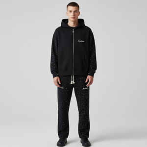 Ensemble de survêtement streetwear personnalisé pour homme avec strass, comprenant un sweat à capuche ample et décontracté et un pantalon de survêtement évasé - Product Image 3