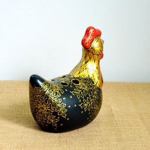Soporte para teléfono con forma de pollo hecho de papel maché reciclado con materiales ecológicos, hecho a mano por artesanos tailandeses con experiencia. - Product Image 3