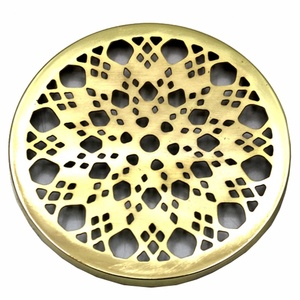 ขายส่งจำนวนมากที่มีคุณภาพพรีเมี่ยมชุบทองเหลืองขนาดใหญ่โลหะเหล็กรอบรูปฝาทำด้วยมือที่กำหนดเอง - Product Image 1