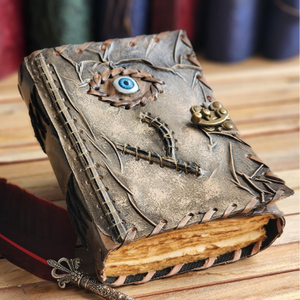 Diario de hechizos de cuero inspirado en Hocus Pocus, 7x5 pulgadas, diseño de ojo, 200 páginas, Grimorio gótico de terror, regalo de Halloween - Product Image 2