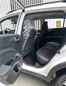 K.i.a KX1 1.4L SUV a Gasolina, Tracción Delantera, CVT Automático, 5 Asientos, Faros LED, Neumáticos R17, Portaequipajes Metálico, Color Blanco - Product Image 3