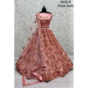 Collections de velours de vêtements de mariée indiens pour la mariée avec le travail de Zarkhan par Fabzone - Product Image 3